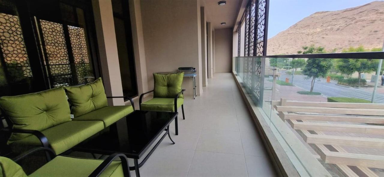 One 2Bhk Elegant Apartment In Muscat Bay 03 Екстериор снимка