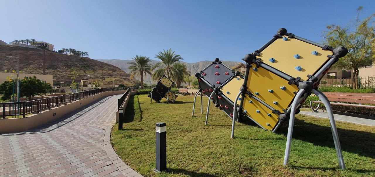 One 2Bhk Elegant Apartment In Muscat Bay 03 Екстериор снимка