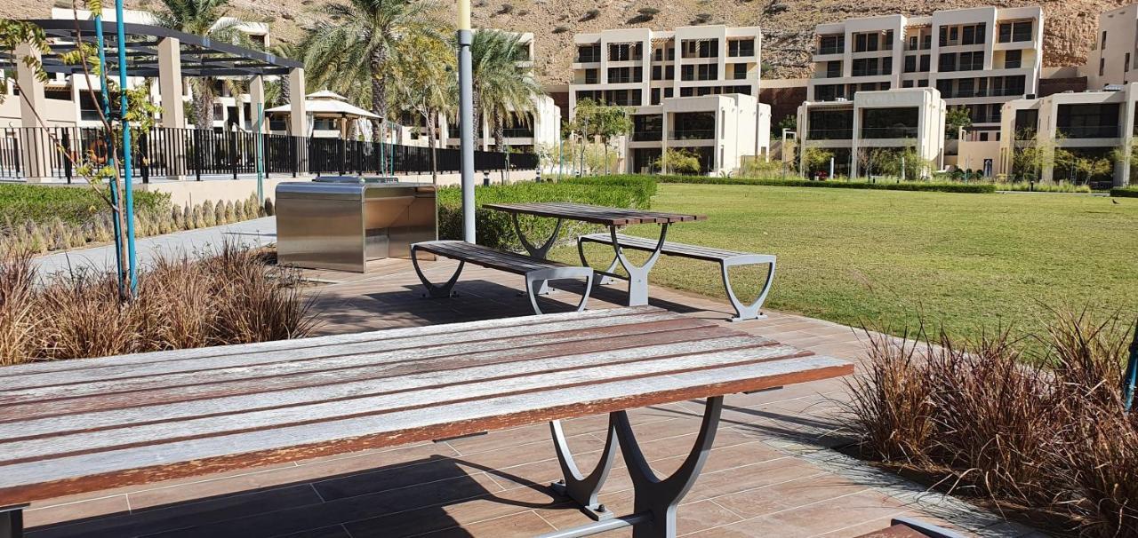 One 2Bhk Elegant Apartment In Muscat Bay 03 Екстериор снимка
