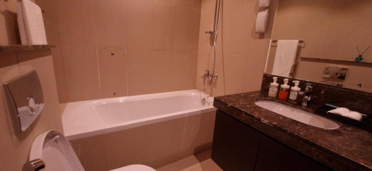 One 2Bhk Elegant Apartment In Muscat Bay 03 Екстериор снимка