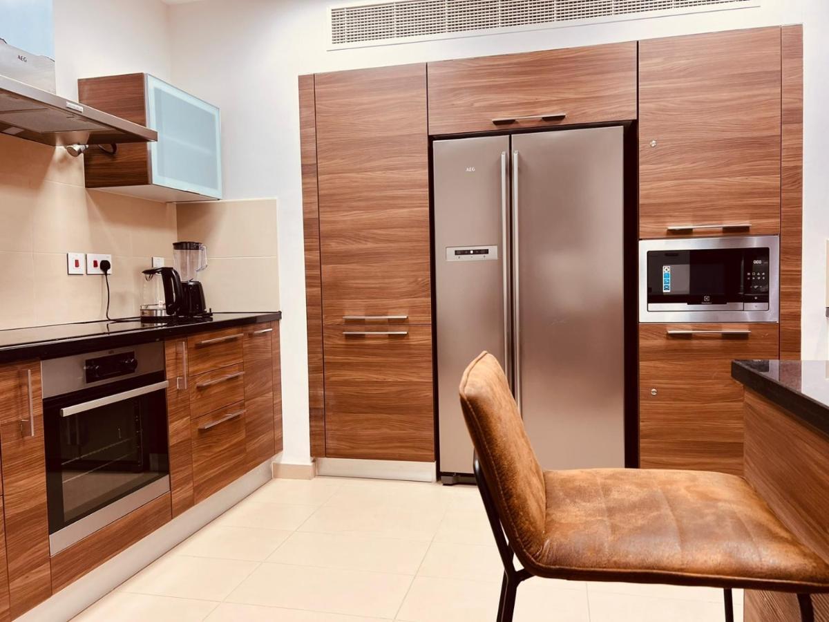 One 2Bhk Elegant Apartment In Muscat Bay 03 Екстериор снимка